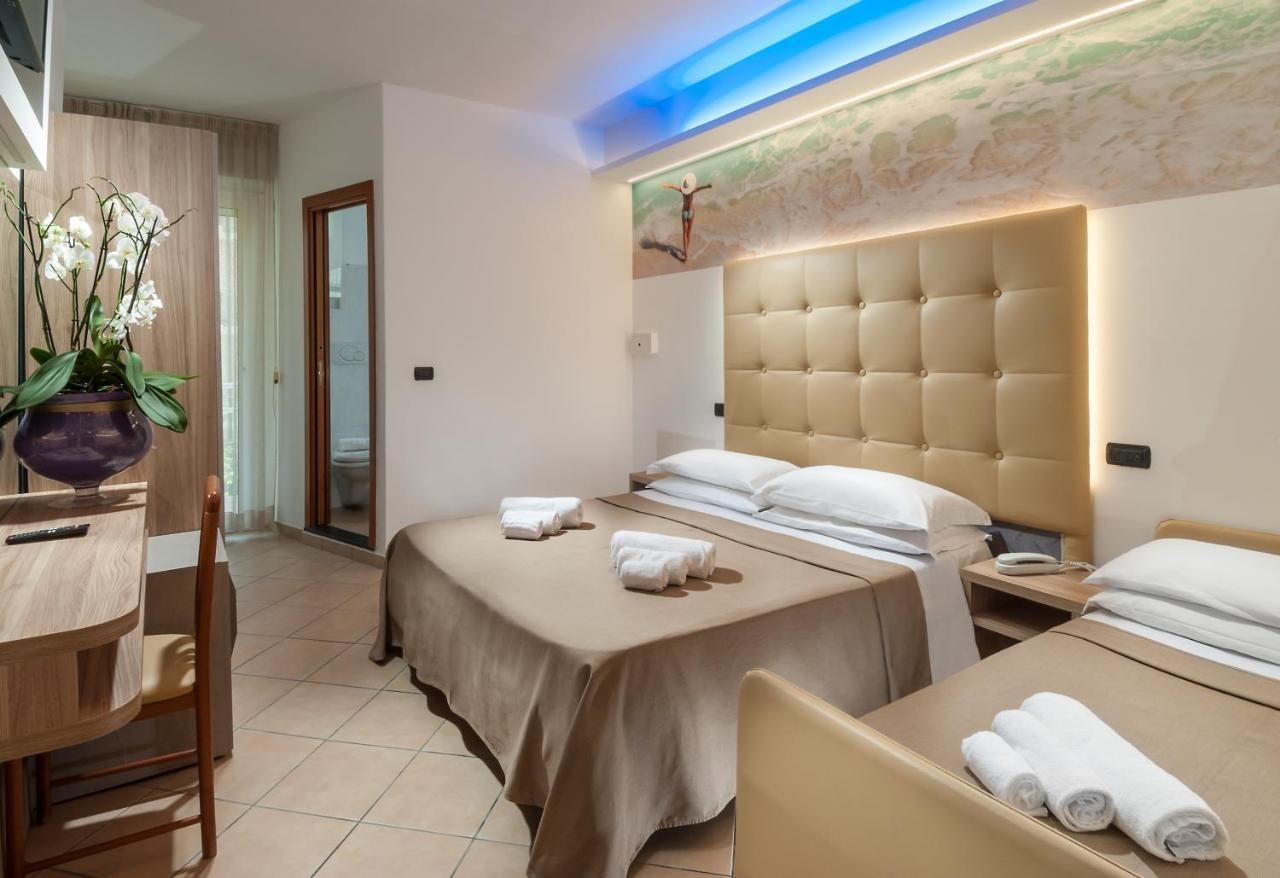 Hotel Lido Cattolica Luaran gambar