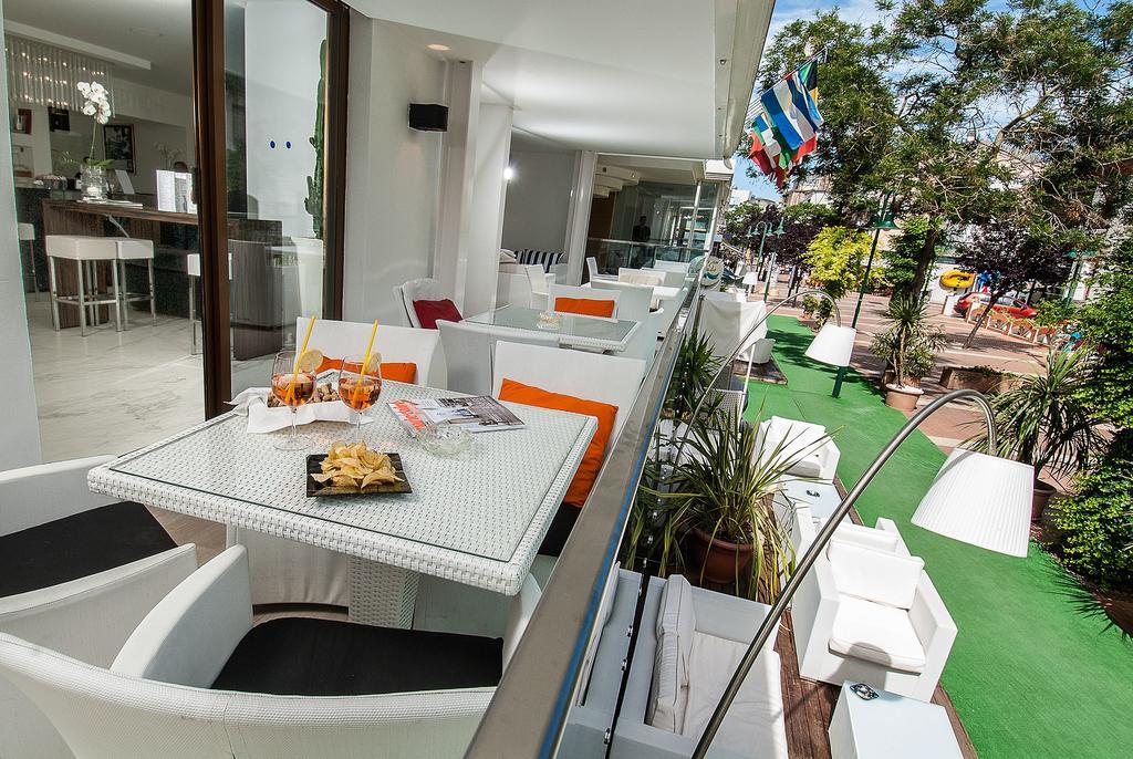 Hotel Lido Cattolica Luaran gambar